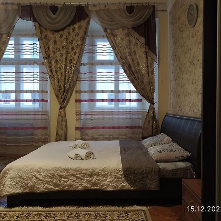 Apartment On Rynok Square Leopoli Esterno foto