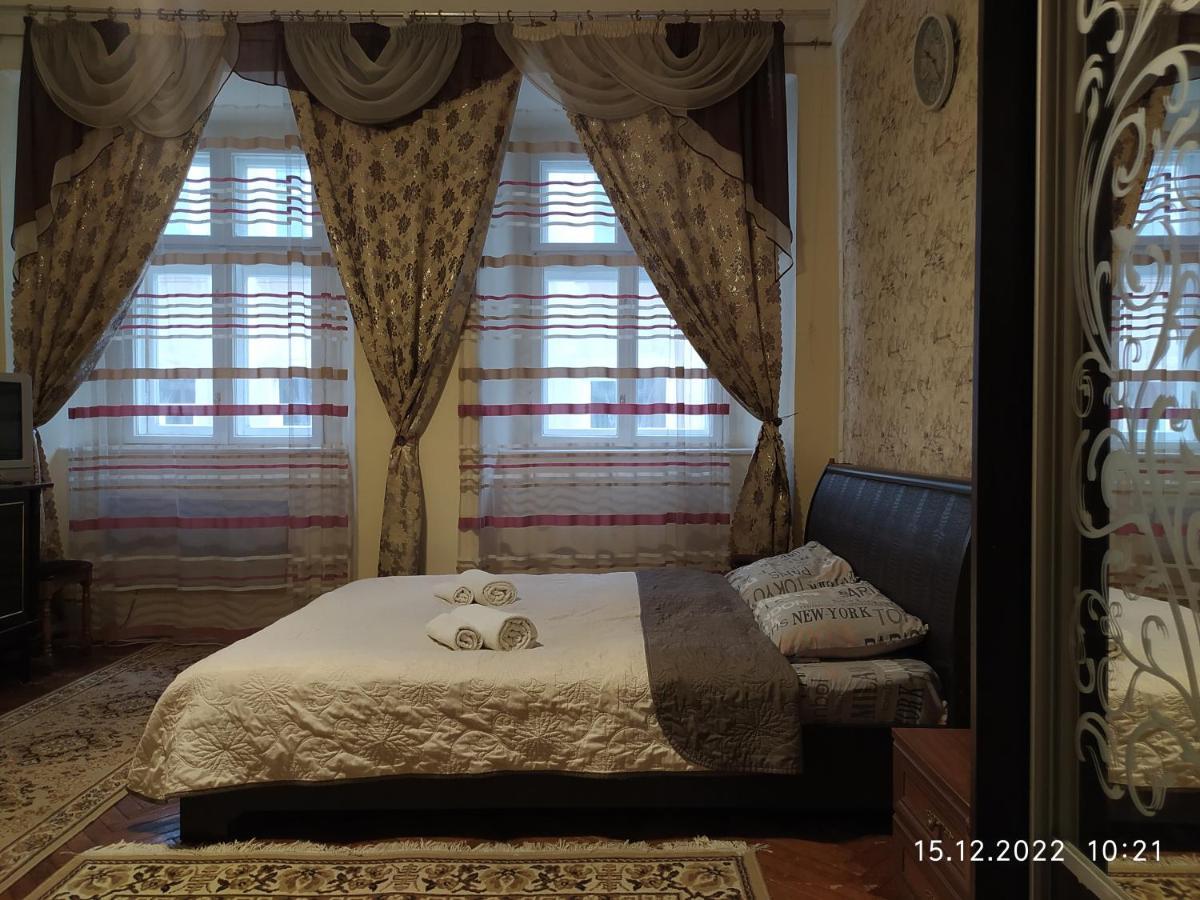 Apartment On Rynok Square Leopoli Esterno foto