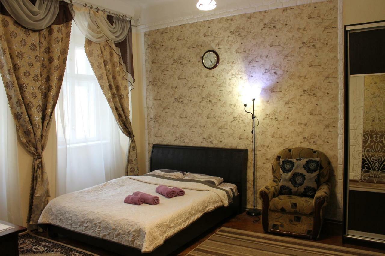 Apartment On Rynok Square Leopoli Esterno foto